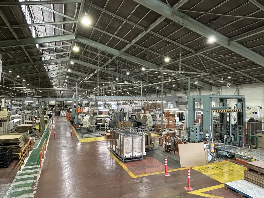 段ボール工場の製造オペレーター