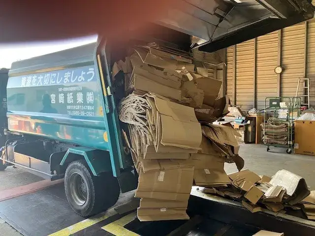 荷降ろし中になります。