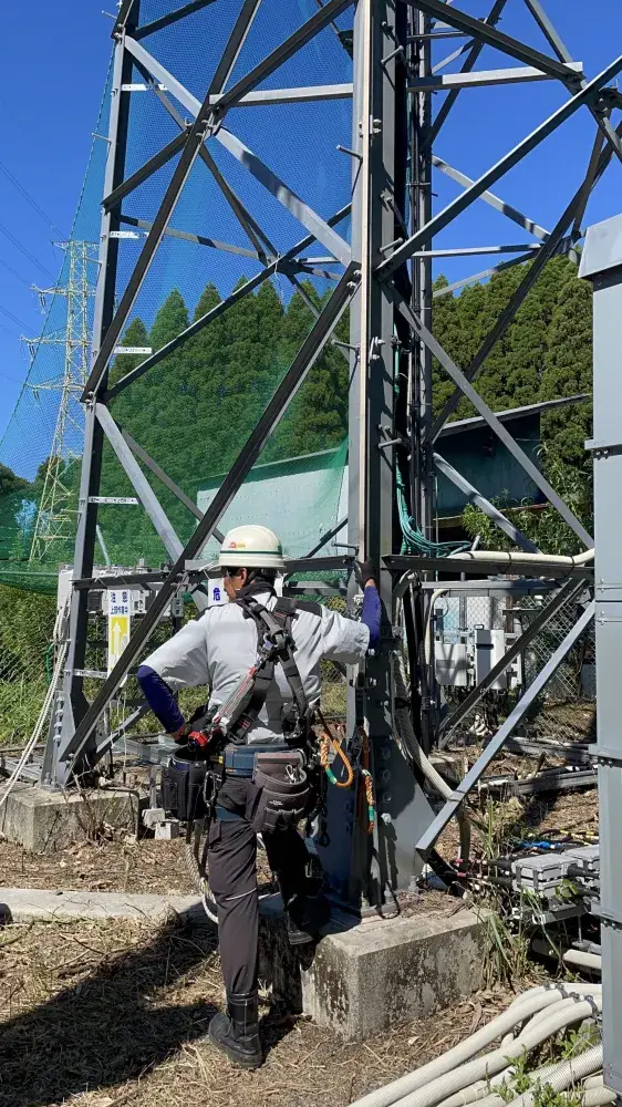携帯基地局の通信工事・保守スタッフ
